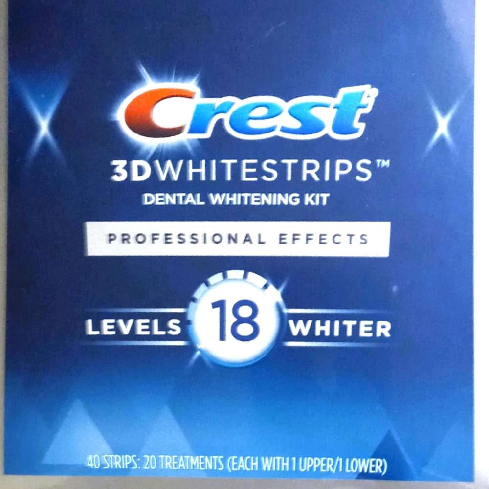 CREST 3 D WHITESTRIPS